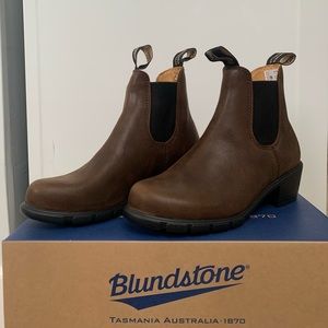 BLUNDSTONE HEELED BOOTS